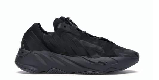 Triple Black MNVN 700